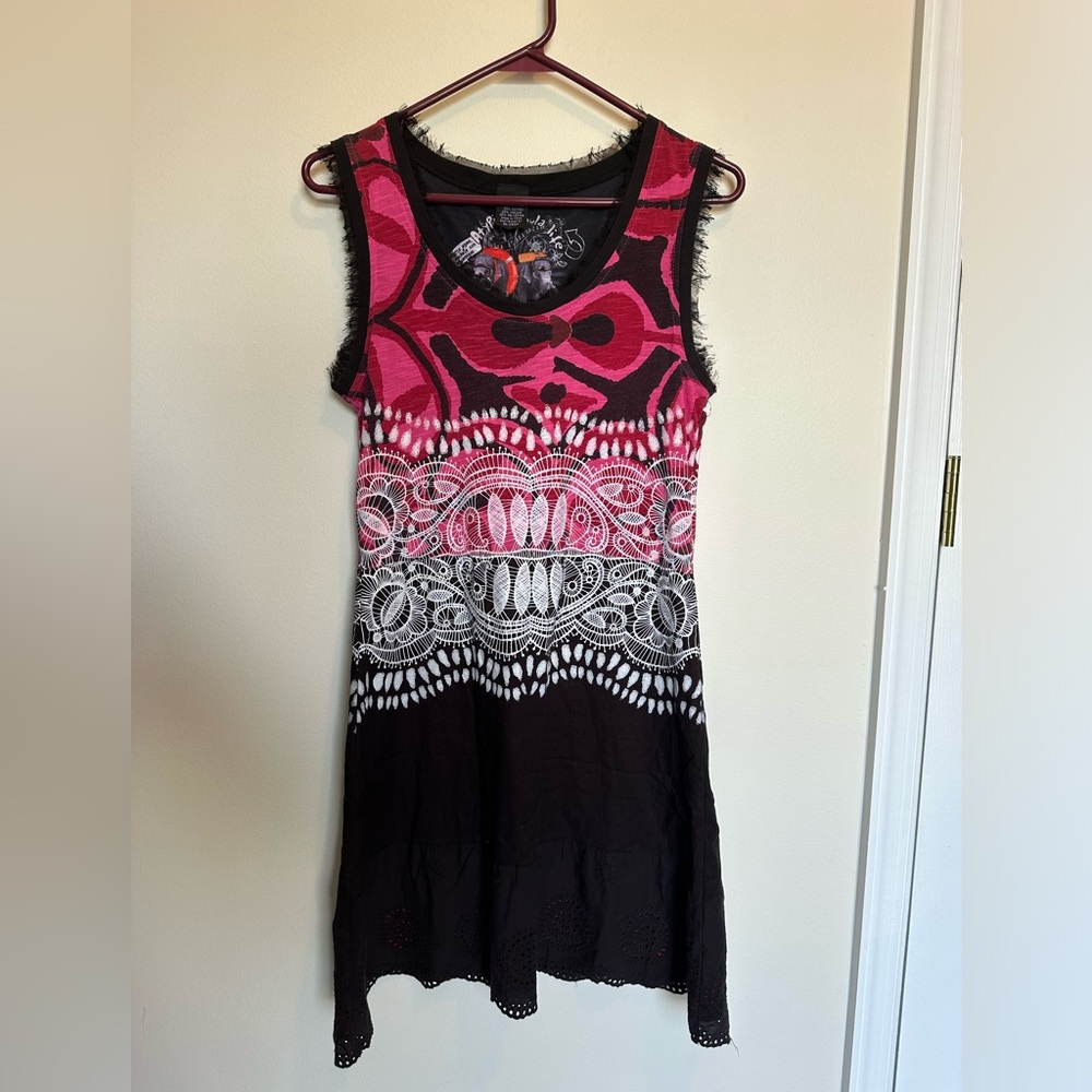 Adorable Desigual dress, women size S, lace trim at neckline and hem